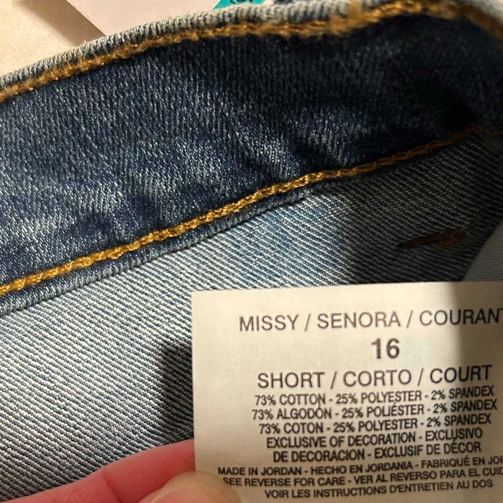 Gloria Vanderbilt Women's sz 16 short Blue Jeans NEW WITH TAGS - Picture 6 of 7